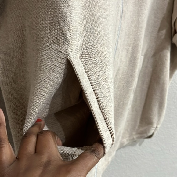 Banana Republic Women’s sweater poncho Zip up Size M/L Pocket Short Sleeve Tan - Picture 4 of 10